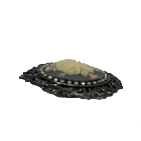 VTG STYLE Flower Cameo Brooch Metal Filigree Carved Noblesse Collection 2003 New - Picture 5 of 8